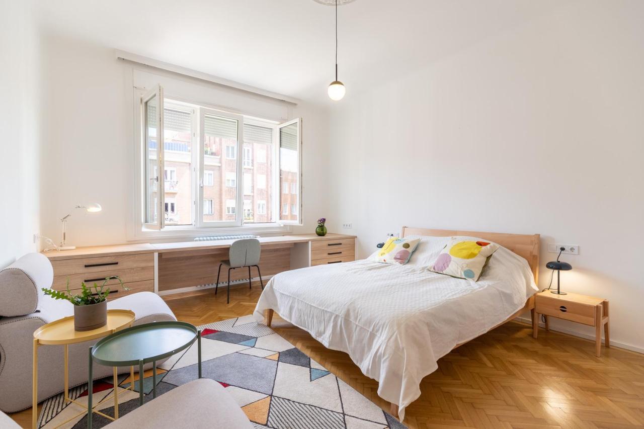 The Palm Springs Apartment Budapest Exteriör bild